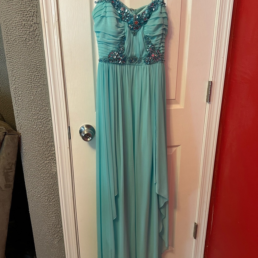 Elegant Teal Evening Gown with Beaded Details
